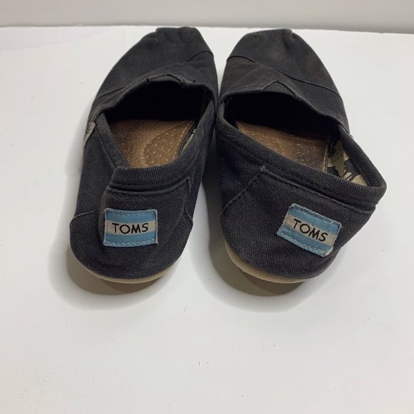 Toms - Picture 2 of 3